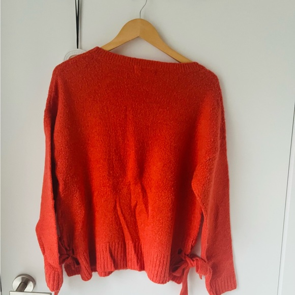 H&M Sweater - Picture 2 of 2